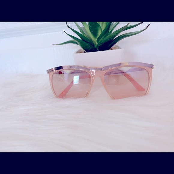 H&M Accessories - 2k Peach & Rose Gold SunGlasses